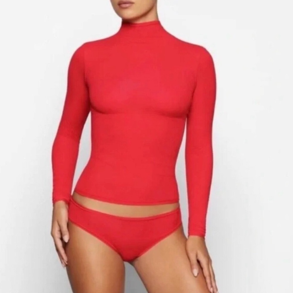 SKIMS fits everybody long sleeve top